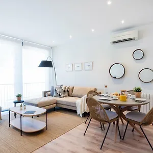 Petit Luxe Tobella Esquerra Terrassa